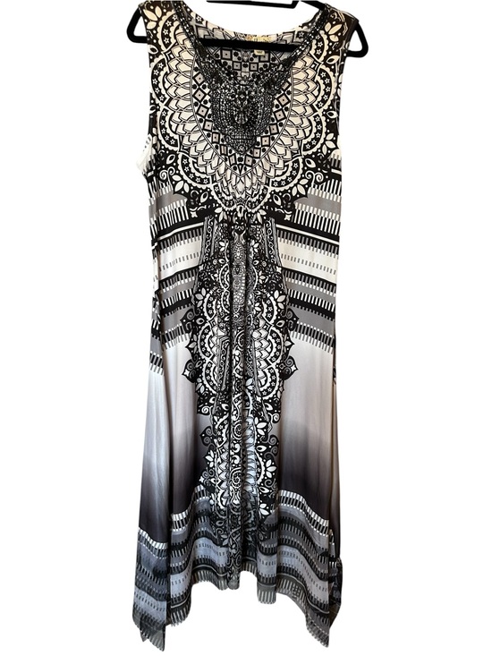 World unity Dresses & Skirts - World Unity Black & White Paisley Print Boho Sleeveless Maxi Dress Asymmetrical